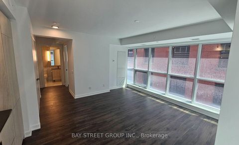 Photo 13 at 703 - 327 King Street W, Waterfront Communities C1, Toronto