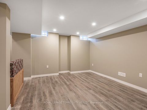Photo 35 at 11 Avocet Drive, Vellore Village, Vaughan