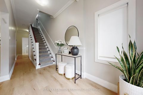 Photo 4 at 237 Winnett Avenue, Cedarvale, Toronto