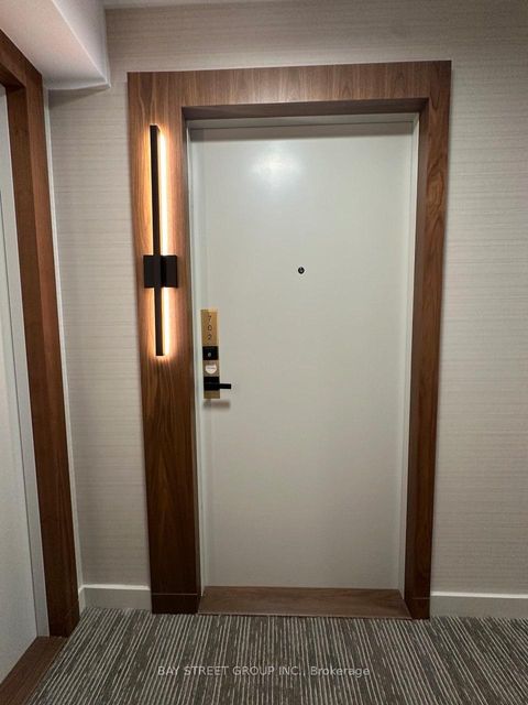 Photo 8 at 702 - 327 King Street W, Waterfront Communities C1, Toronto