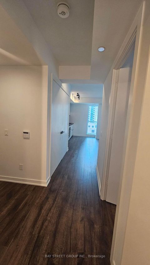 Photo 9 at 702 - 327 King Street W, Waterfront Communities C1, Toronto