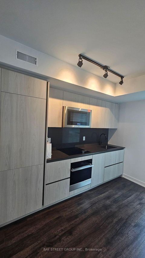 Photo 10 at 702 - 327 King Street W, Waterfront Communities C1, Toronto