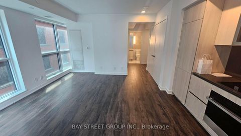 Photo 16 at 702 - 327 King Street W, Waterfront Communities C1, Toronto