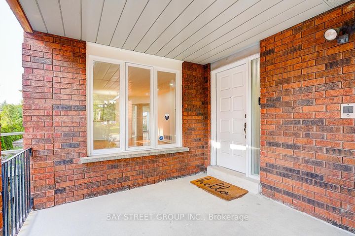 Photo 2 at 8 Muster Court, Buttonville, Markham