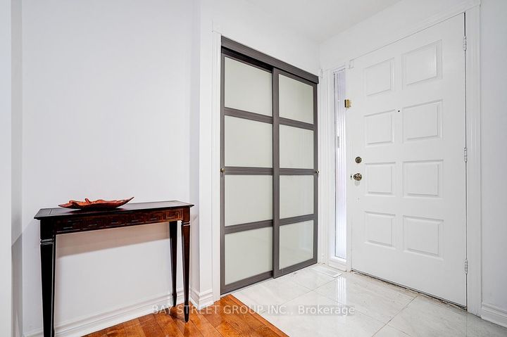Photo 5 at 8 Muster Court, Buttonville, Markham