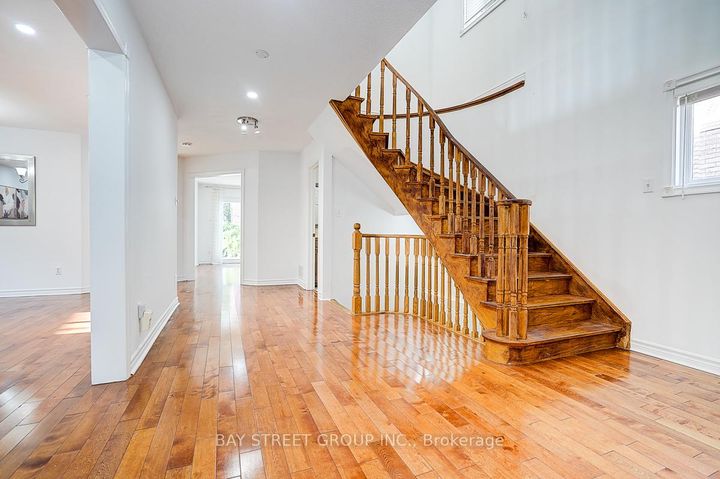 Photo 6 at 8 Muster Court, Buttonville, Markham