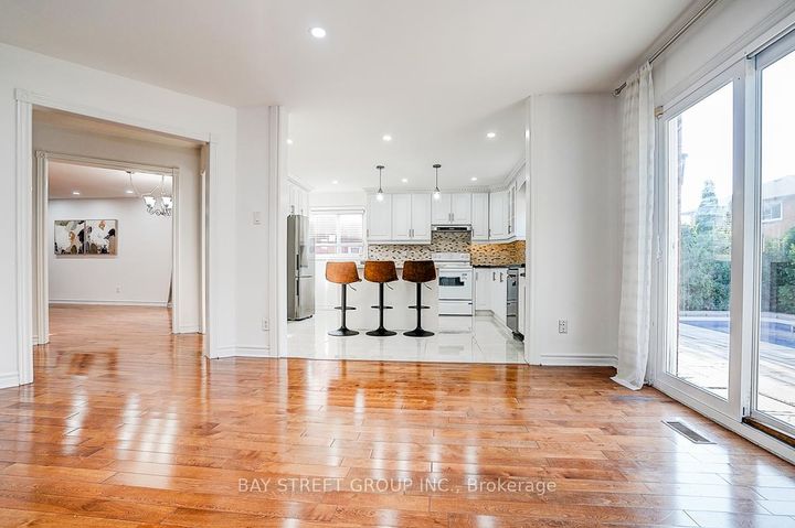 Photo 15 at 8 Muster Court, Buttonville, Markham