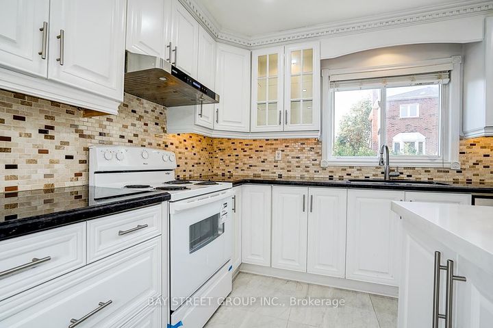 Photo 19 at 8 Muster Court, Buttonville, Markham