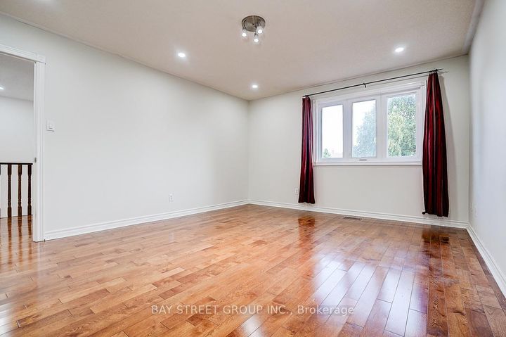 Photo 36 at 8 Muster Court, Buttonville, Markham