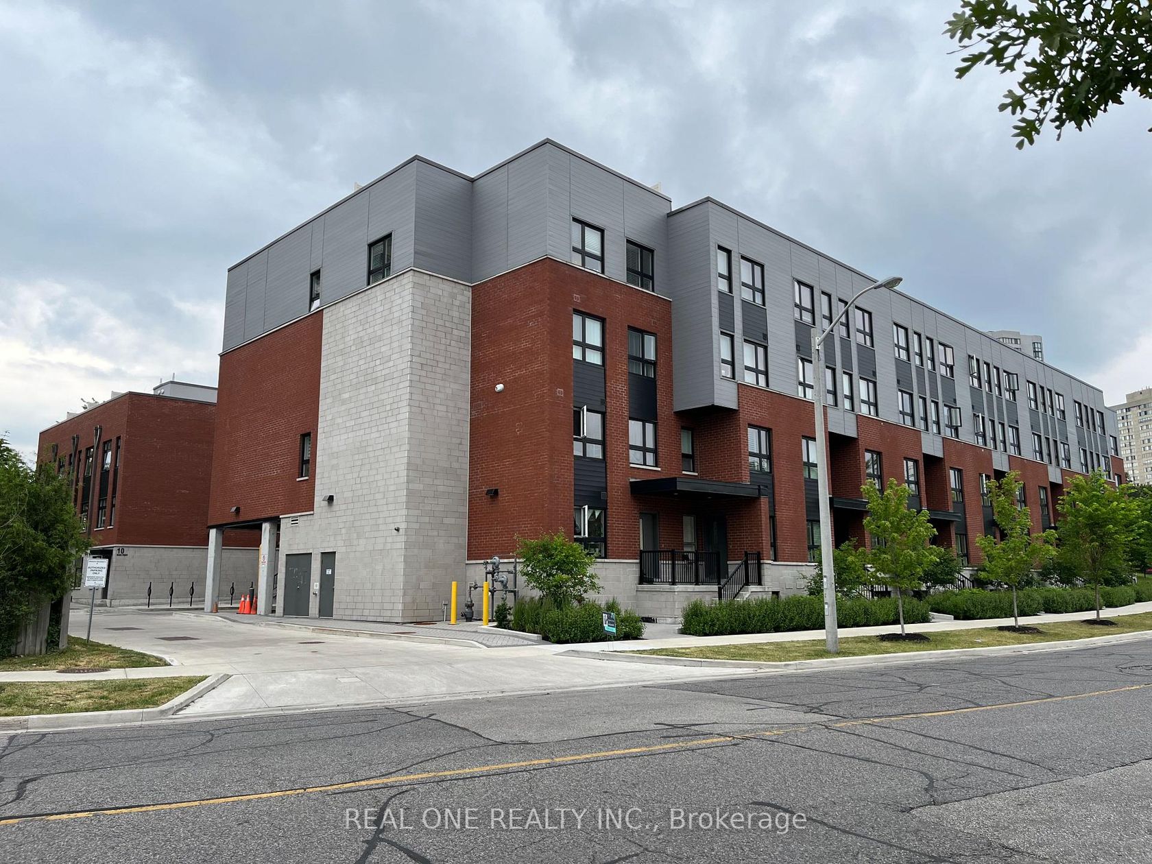 318 - 2100 Bridletowne Circle, L'Amoreaux, Toronto 