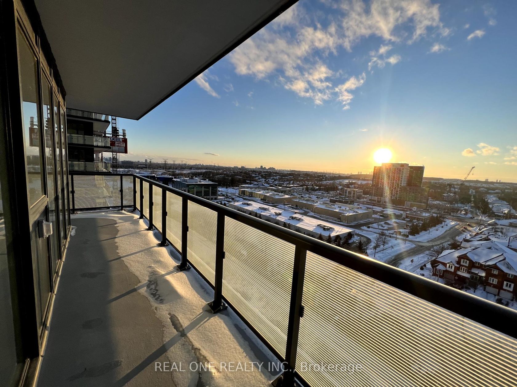 1215 - 85 Oneida Crescent, Langstaff, Richmond Hill photo number 2 1215 - 85 Oneida Crescent, Langstaff, Richmond Hill photo number 2