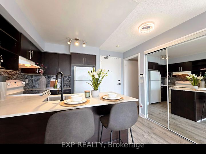 Photo 10 at 723 - 120 Dallimore Circle, Don Mills, Toronto