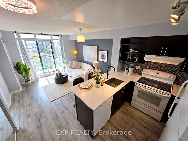 Photo 11 at 723 - 120 Dallimore Circle, Don Mills, Toronto