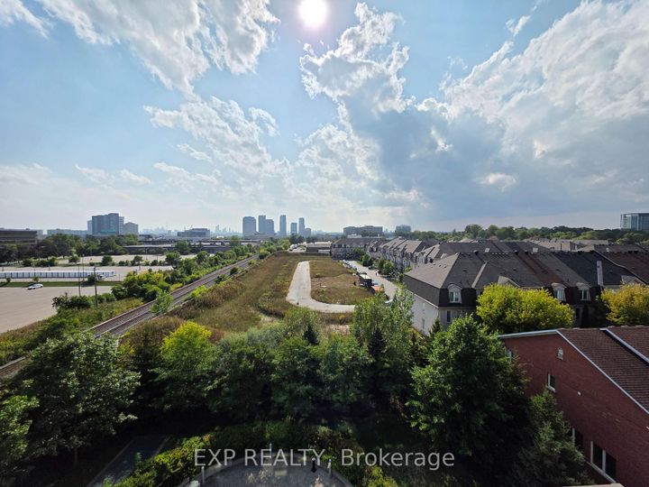 Photo 15 at 723 - 120 Dallimore Circle, Don Mills, Toronto