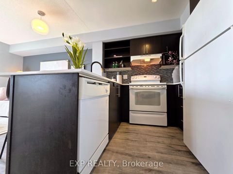 Photo 9 at 723 - 120 Dallimore Circle, Don Mills, Toronto