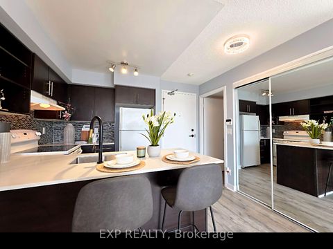 Photo 10 at 723 - 120 Dallimore Circle, Don Mills, Toronto