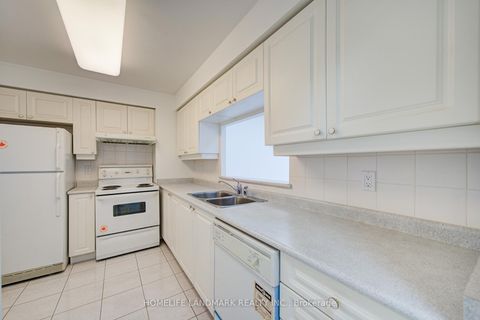 Photo 6 at 3338 - 68 Corporate Drive, Woburn, Toronto