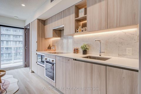 Photo 11 at 1102 - 19 Bathurst Street, Waterfront Communities C1, Toronto