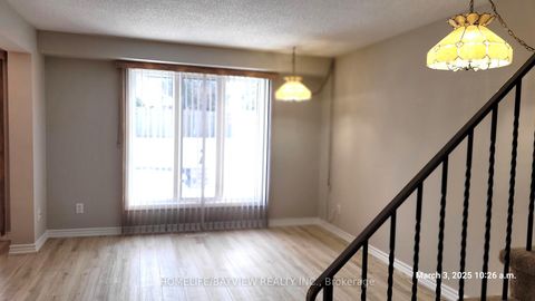 Photo 5 at 87 Moorehouse Drive, Milliken, Toronto