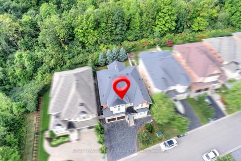 Photo 1 at 92 Heintzman Crescent, Patterson, Vaughan