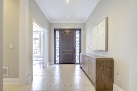 Photo 3 at 92 Heintzman Crescent, Patterson, Vaughan