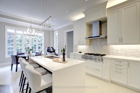 Photo 17 at 92 Heintzman Crescent, Patterson, Vaughan