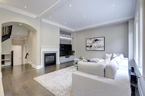 Photo 23 at 92 Heintzman Crescent, Patterson, Vaughan