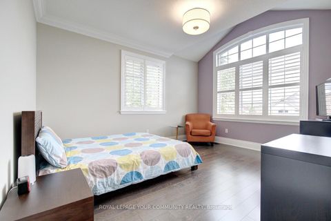 Photo 30 at 92 Heintzman Crescent, Patterson, Vaughan