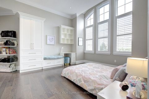 Photo 33 at 92 Heintzman Crescent, Patterson, Vaughan