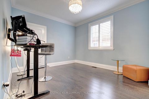 Photo 35 at 92 Heintzman Crescent, Patterson, Vaughan
