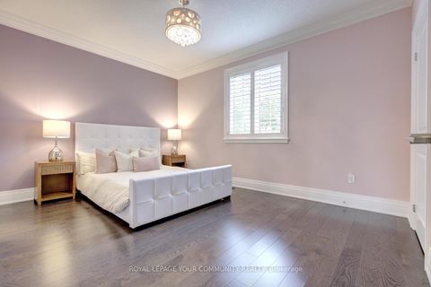 Photo 36 at 92 Heintzman Crescent, Patterson, Vaughan