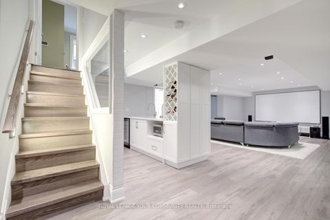 Photo 40 at 92 Heintzman Crescent, Patterson, Vaughan