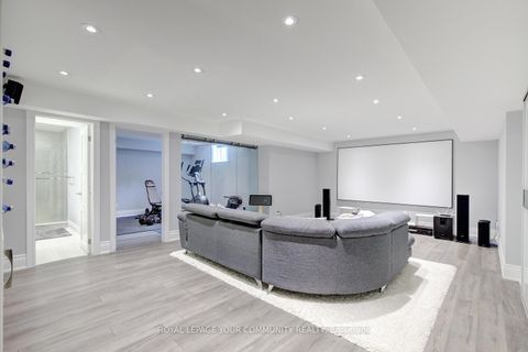 Photo 41 at 92 Heintzman Crescent, Patterson, Vaughan