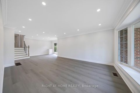 Photo 3 at 3 Glendower Circuit, L'Amoreaux, Toronto
