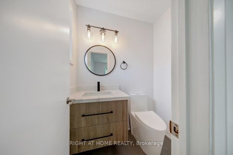 Photo 14 at 3 Glendower Circuit, L'Amoreaux, Toronto