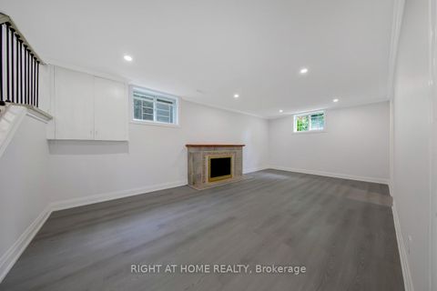 Photo 22 at 3 Glendower Circuit, L'Amoreaux, Toronto