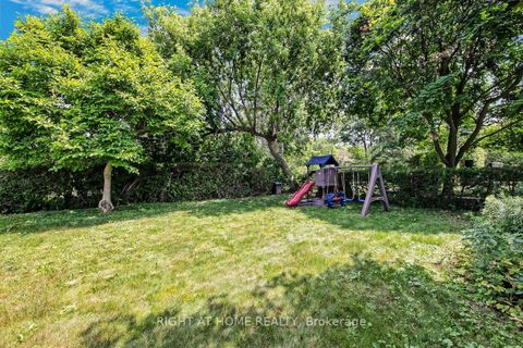 Photo 30 at 3 Glendower Circuit, L'Amoreaux, Toronto