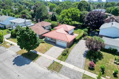 Photo 32 at 3 Glendower Circuit, L'Amoreaux, Toronto
