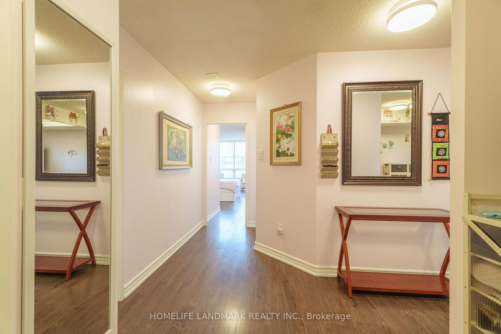1906 - 350 Alton Towers Circle, Milliken, Toronto 