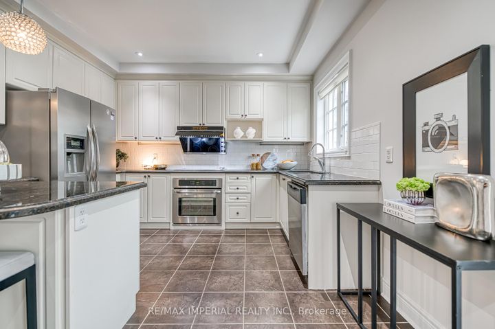 Photo 17 at 21 MACKENZIE'S STAND Avenue, Unionville, Markham