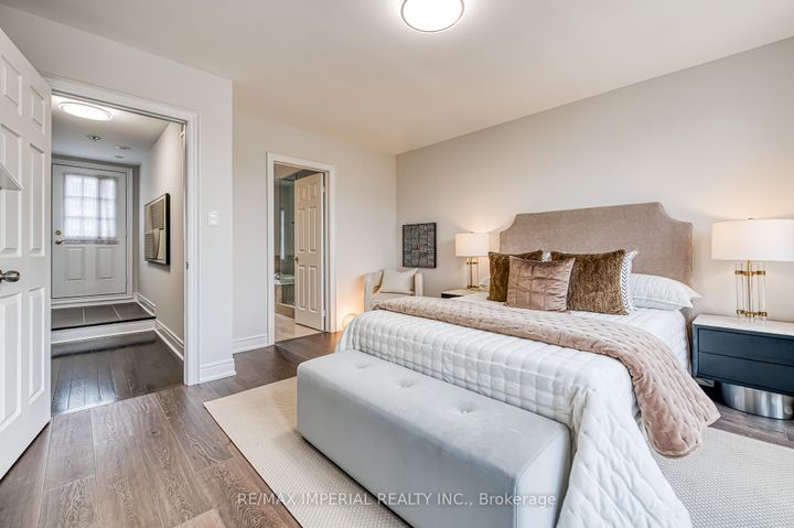 Photo 30 at 21 MACKENZIE'S STAND Avenue, Unionville, Markham