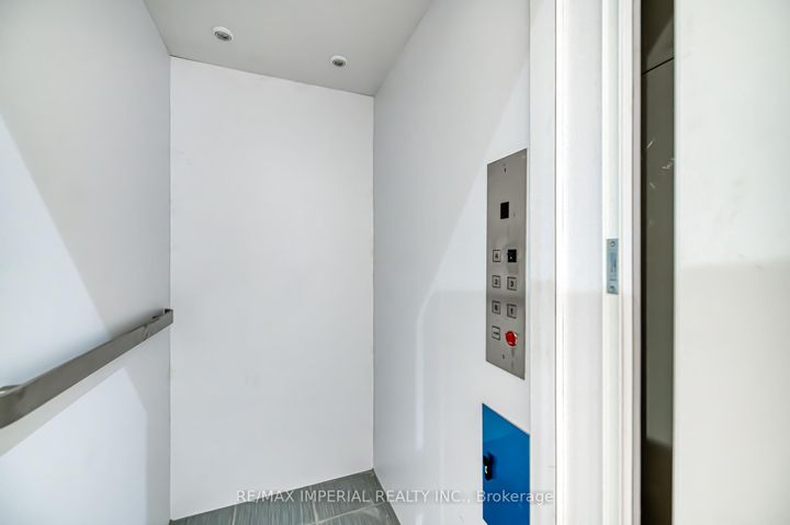 Photo 43 at 21 MACKENZIE'S STAND Avenue, Unionville, Markham