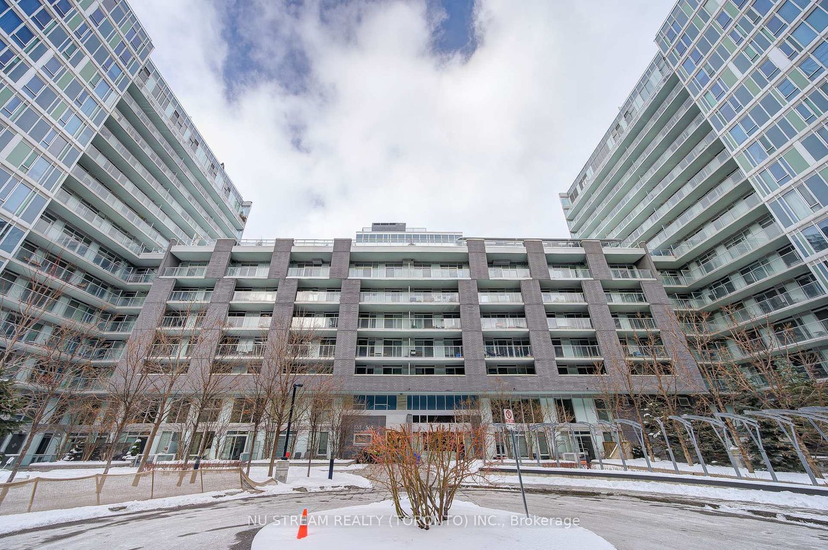 E810 - 555 Wilson Avenue, Clanton Park, Toronto by Loree Meneguzzi Real Estate E810 - 555 Wilson Avenue, Clanton Park, Toronto