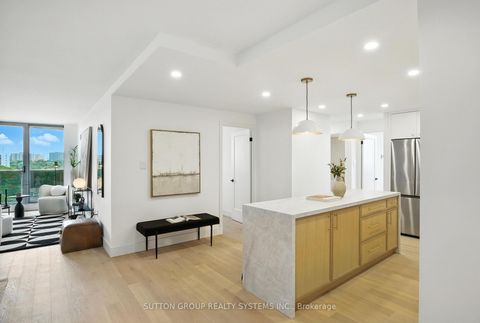 Photo 2 at 907 - 812 Burnhamthorpe Road, Markland Wood, Toronto