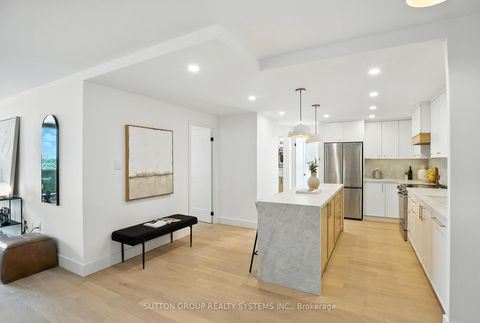 Photo 11 at 907 - 812 Burnhamthorpe Road, Markland Wood, Toronto