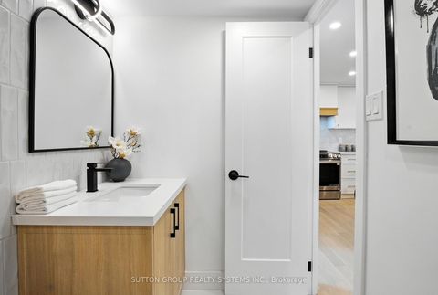 Photo 15 at 907 - 812 Burnhamthorpe Road, Markland Wood, Toronto