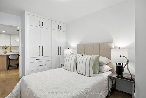 Photo 16 at 907 - 812 Burnhamthorpe Road, Markland Wood, Toronto