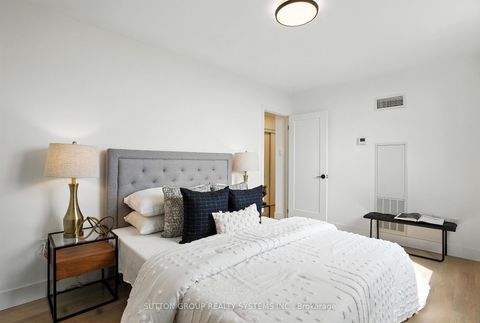 Photo 20 at 907 - 812 Burnhamthorpe Road, Markland Wood, Toronto