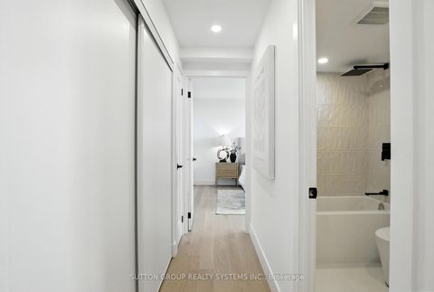 Photo 21 at 907 - 812 Burnhamthorpe Road, Markland Wood, Toronto