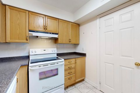 Photo 19 at 310 - 211 Randolph Road, Leaside, Toronto